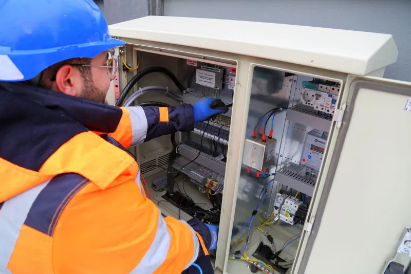 Still Running, Already Dead: The Silent Liability of Obsolete Cable Glands in Active Facilities